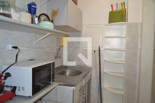 Cozinha de kitnet/studio para alugar com 1 quarto, 25m² em Centro Histórico de São Paulo, São Paulo