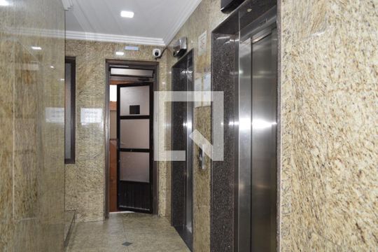 Elevadores de kitnet/studio para alugar com 1 quarto, 25m² em Centro Histórico de São Paulo, São Paulo