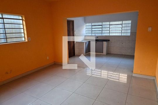 Casa à venda com 4 quartos, 180m² em Planalto Paulista, São Paulo