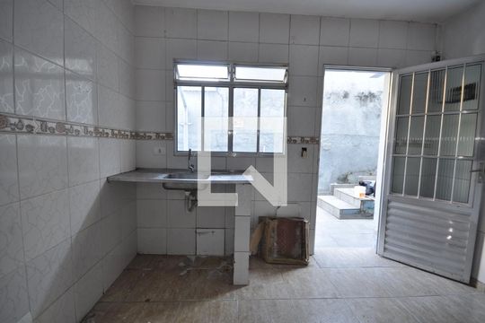 Cozinha de casa para alugar com 1 quarto, 45m² em Vila Gustavo, São Paulo