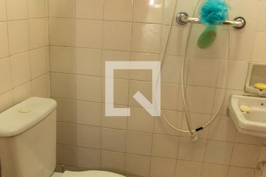 Banheiro 3 de casa à venda com 4 quartos, 167m² em Jardim Petropolis, São Paulo