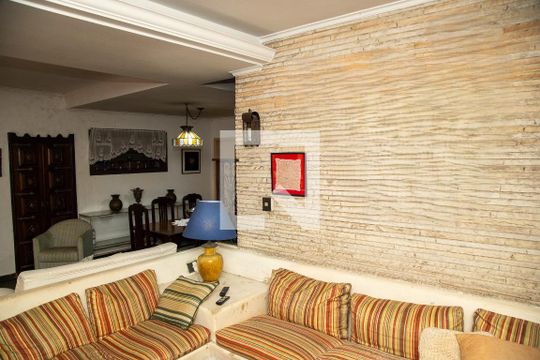 Sala de casa à venda com 4 quartos, 167m² em Jardim Petropolis, São Paulo