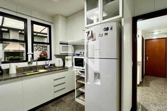 Cozinha de apartamento à venda com 4 quartos, 240m² em Buritis, Belo Horizonte