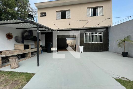 Casa à venda com 4 quartos, 223m² em São Paulo, São Paulo