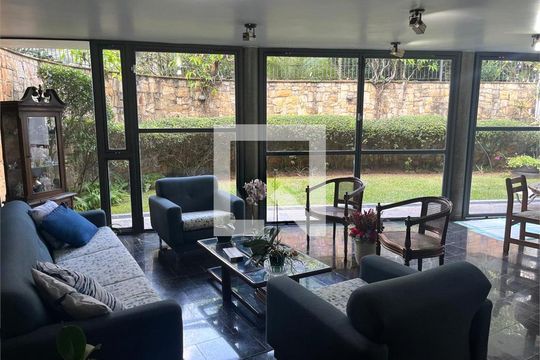 Casa à venda com 4 quartos, 600m² em Jardim Vitoria Regia (Zona Oeste), São Paulo