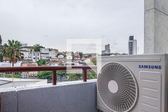 Sala/Cozinha - Varanda de apartamento à venda com 1 quarto, 85m² em Jardim das Bandeiras, São Paulo