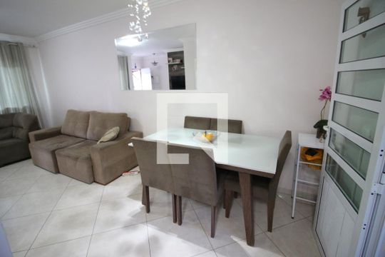 Sala de casa à venda com 3 quartos, 170m² em Vila Yara, Osasco