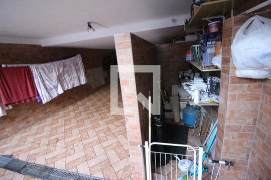 Garagem de casa à venda com 3 quartos, 170m² em Vila Yara, Osasco