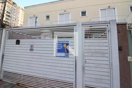 Fachada de casa à venda com 3 quartos, 170m² em Vila Yara, Osasco