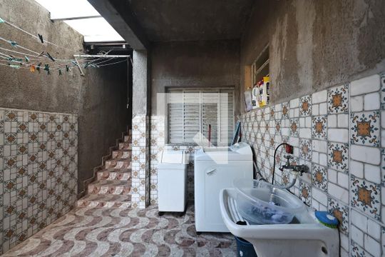 Lavanderia de casa à venda com 3 quartos, 231m² em Vila Vitória, Santo André