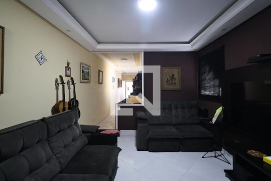 Casa à venda com 3 quartos, 231m² em Vila Vitória, Santo André