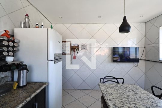 Cozinha de casa à venda com 3 quartos, 231m² em Vila Vitória, Santo André
