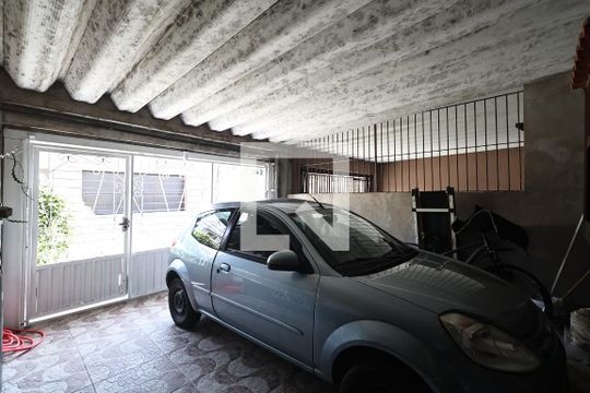 Garagem de casa à venda com 3 quartos, 231m² em Vila Vitória, Santo André