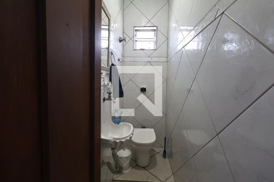 Lavabo de casa à venda com 3 quartos, 231m² em Vila Vitória, Santo André