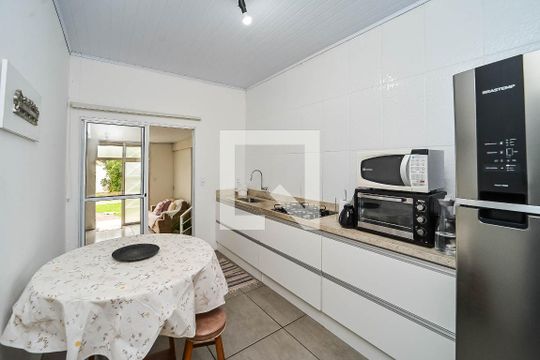 Cozinha de casa à venda com 3 quartos, 310m² em Vila Ipiranga, Porto Alegre