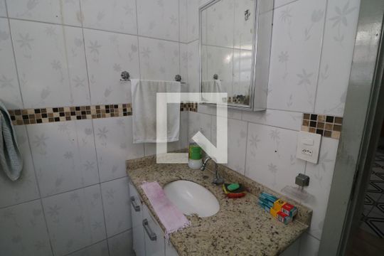 Banheiro C1 de casa à venda com 3 quartos, 130m² em Vila Mendes, São Paulo