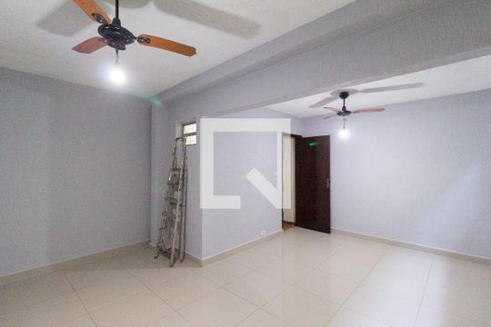 Suíte de casa à venda com 4 quartos, 300m² em Padroeira, Osasco