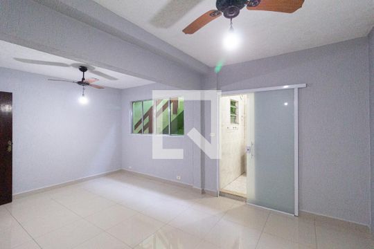 Suíte de casa à venda com 4 quartos, 300m² em Padroeira, Osasco