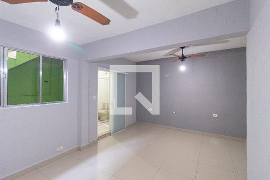 Suíte de casa à venda com 4 quartos, 300m² em Padroeira, Osasco