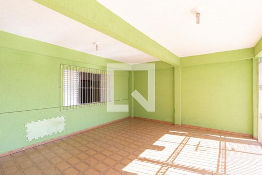 Garagem de casa à venda com 4 quartos, 300m² em Padroeira, Osasco