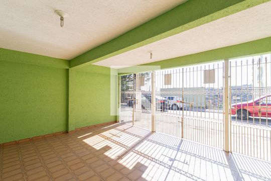 Garagem de casa à venda com 4 quartos, 300m² em Padroeira, Osasco