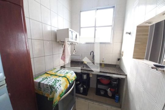 Cozinha de apartamento para alugar com 1 quarto, 23m² em Centro, São Vicente