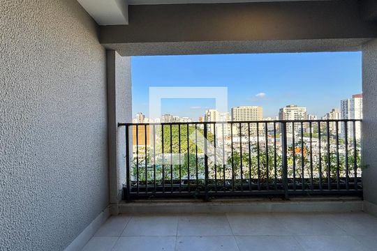 Varanda de kitnet/studio para alugar com 1 quarto, 29m² em Indianópolis, São Paulo