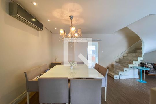 Sala de casa à venda com 4 quartos, 200m² em Jardim da Gloria, São Paulo