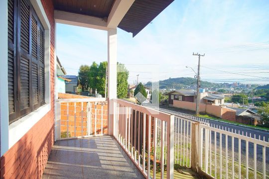 varanda  de casa para alugar com 2 quartos, 200m² em São Jorge, Novo Hamburgo