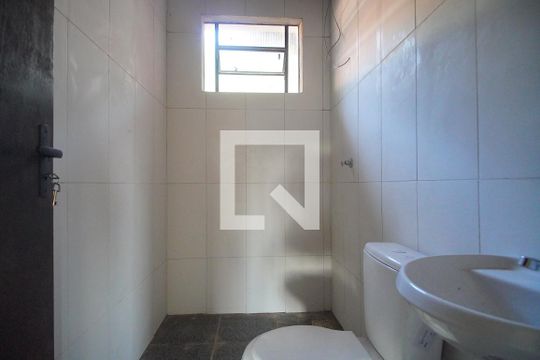 Banheiro de casa para alugar com 2 quartos, 200m² em São Jorge, Novo Hamburgo