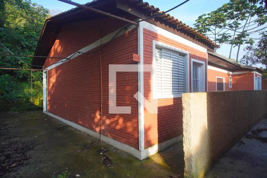 Fachada de casa para alugar com 2 quartos, 200m² em São Jorge, Novo Hamburgo