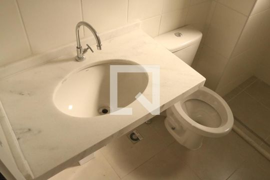Banheiro de kitnet/studio à venda com 1 quarto, 27m² em  Água Branca , São Paulo