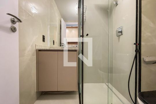 Banheiro de kitnet/studio para alugar com 1 quarto, 29m² em Vila Mariana, São Paulo