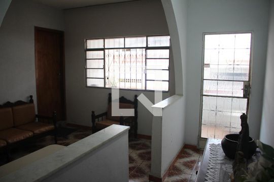 Sala de casa à venda com 2 quartos, 280m² em Jk, Contagem