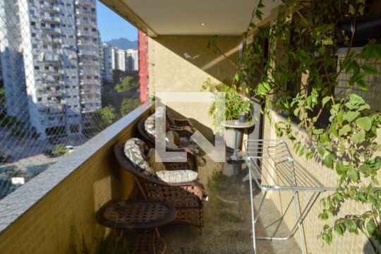 Varanda de apartamento à venda com 3 quartos, 124m² em Barra da Tijuca, Rio de Janeiro