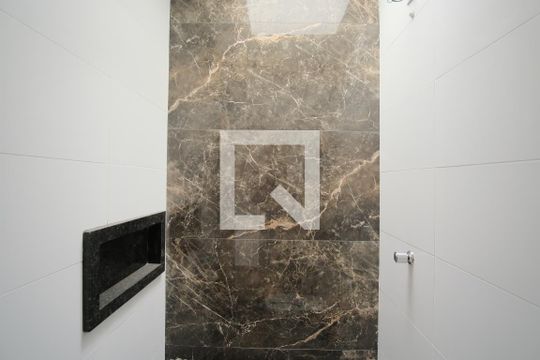 Banheiro da Suíte de casa à venda com 3 quartos, 134m² em Vila Araguaia, São Paulo