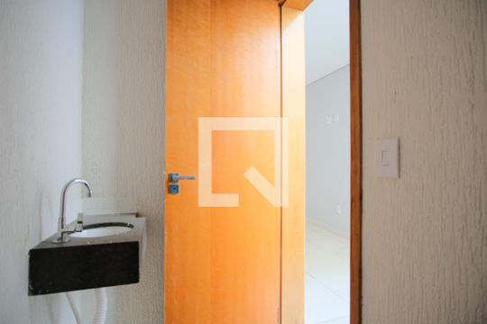 Lavabo da garagem de casa à venda com 3 quartos, 134m² em Vila Araguaia, São Paulo