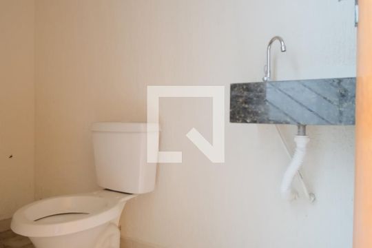 Lavabo da garagem de casa à venda com 3 quartos, 134m² em Vila Araguaia, São Paulo