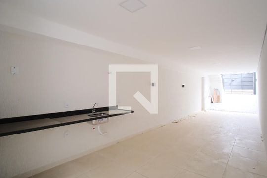 Garagem de casa à venda com 3 quartos, 134m² em Vila Araguaia, São Paulo
