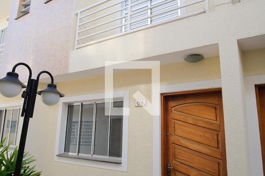 Fachada de casa de condomínio à venda com 2 quartos, 58m² em Vila Uniao (zona Leste), São Paulo