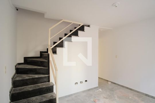 Sala de casa de condomínio à venda com 2 quartos, 58m² em Vila Uniao (zona Leste), São Paulo