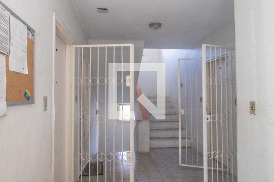 Área comum - Hall de entrada de apartamento à venda com 1 quarto, 46m² em Medianeira, Porto Alegre