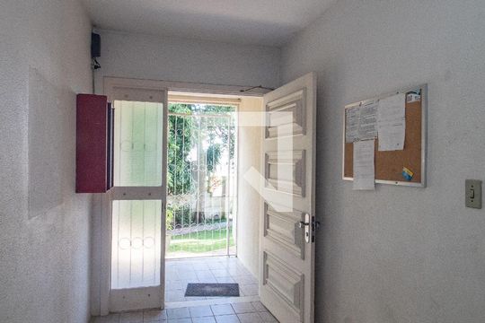 Área comum - Hall de entrada de apartamento à venda com 1 quarto, 46m² em Medianeira, Porto Alegre