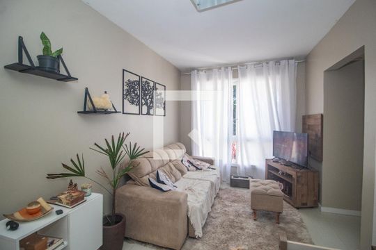 Sala de apartamento à venda com 1 quarto, 46m² em Medianeira, Porto Alegre