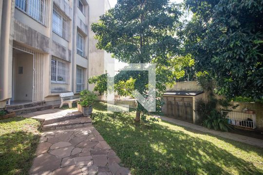 Fachada de apartamento à venda com 1 quarto, 46m² em Medianeira, Porto Alegre