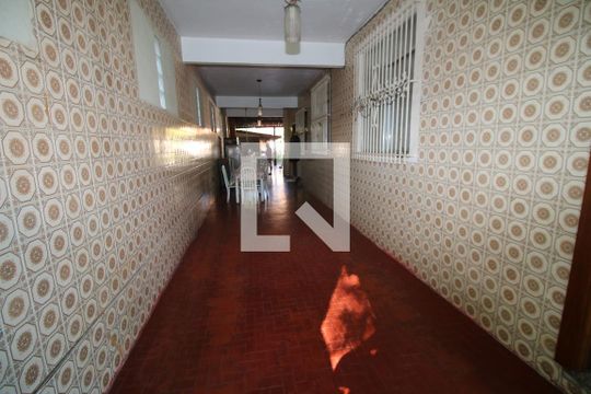 Varanda de casa à venda com 3 quartos, 180m² em Vaz Lobo, Rio de Janeiro