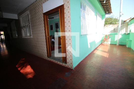 Garagem de casa à venda com 3 quartos, 180m² em Vaz Lobo, Rio de Janeiro