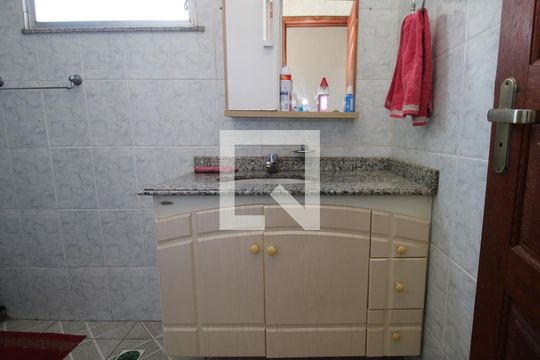 Banheiro 1 de casa à venda com 3 quartos, 180m² em Vaz Lobo, Rio de Janeiro