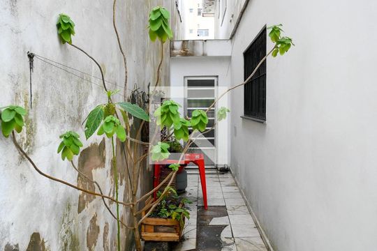 Quintal de casa à venda com 3 quartos, 306m² em Jardim Previdencia, São Paulo
