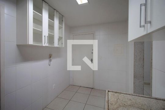 Cozinha de apartamento para alugar com 2 quartos, 75m² em Funcionários, Belo Horizonte